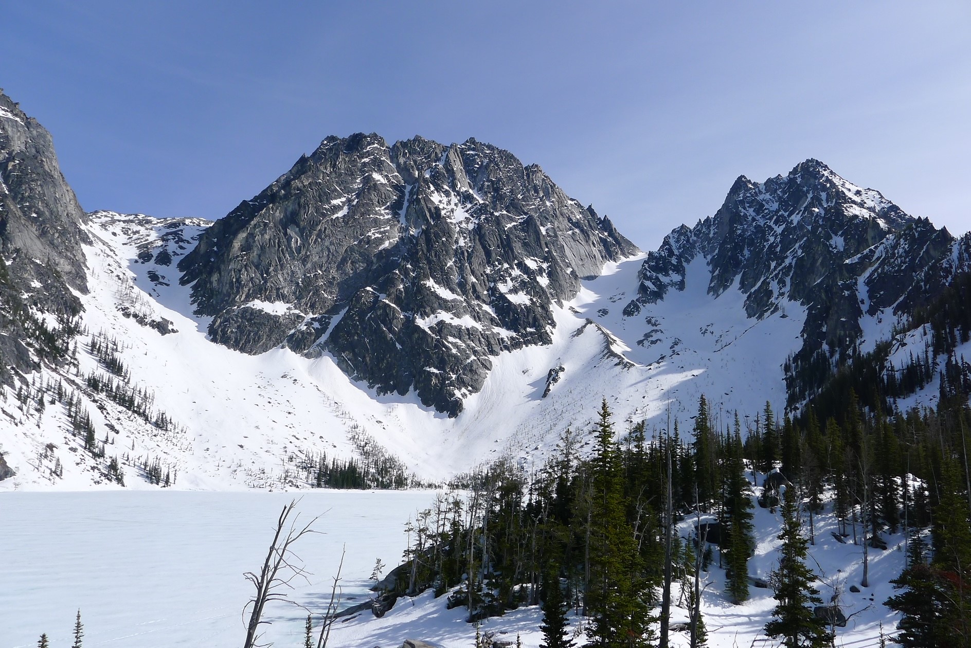 Intermediate Alpine Climb Dragontail Peak/Triple Couloirs — The Mountaineers