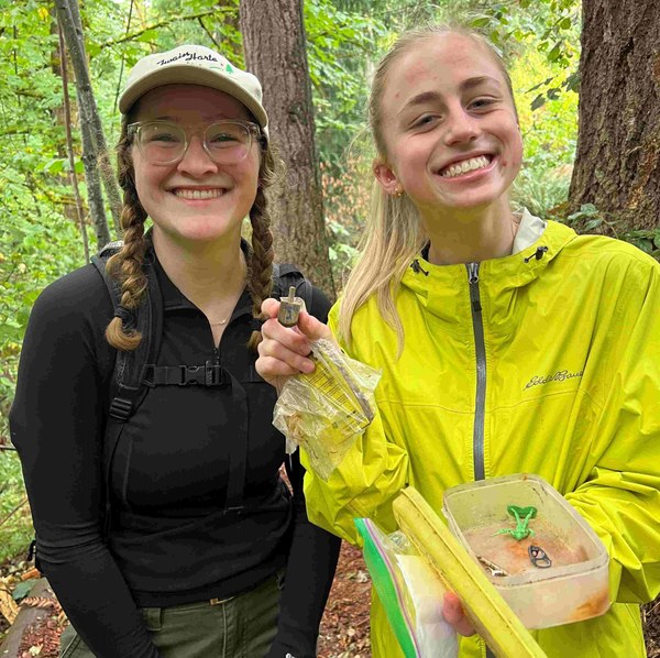 23_Bridget+Tabitha 9-20-23c.jpg