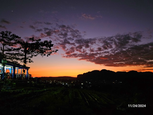 20241124_VinalesSunset4 (Small).jpg