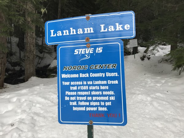 Lanham Lake trail sign