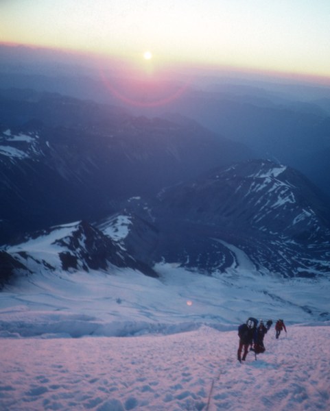 Clinbing the Emmons Glacier on Mount Rainier