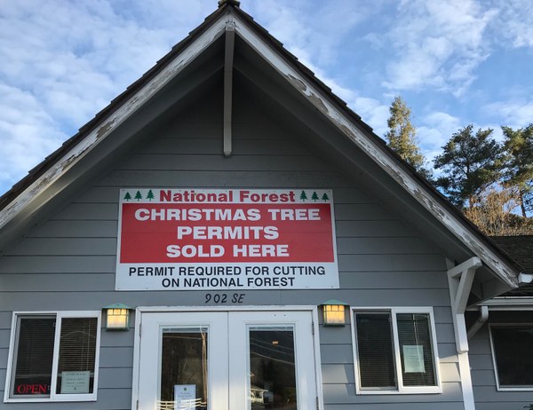 North Bend ranger station with Xmas tree sign