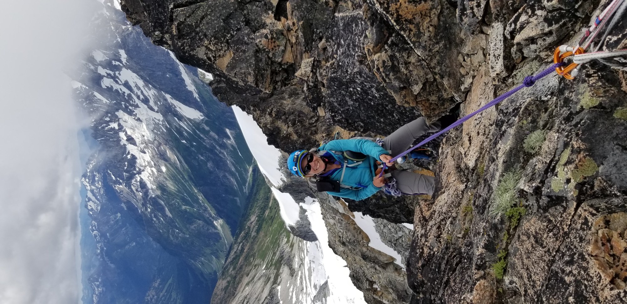 emma on rappel.jpg