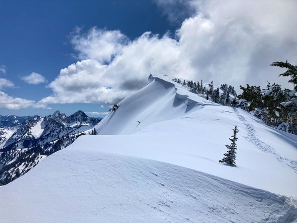 Corniced summit ridge of Preacher Mountain