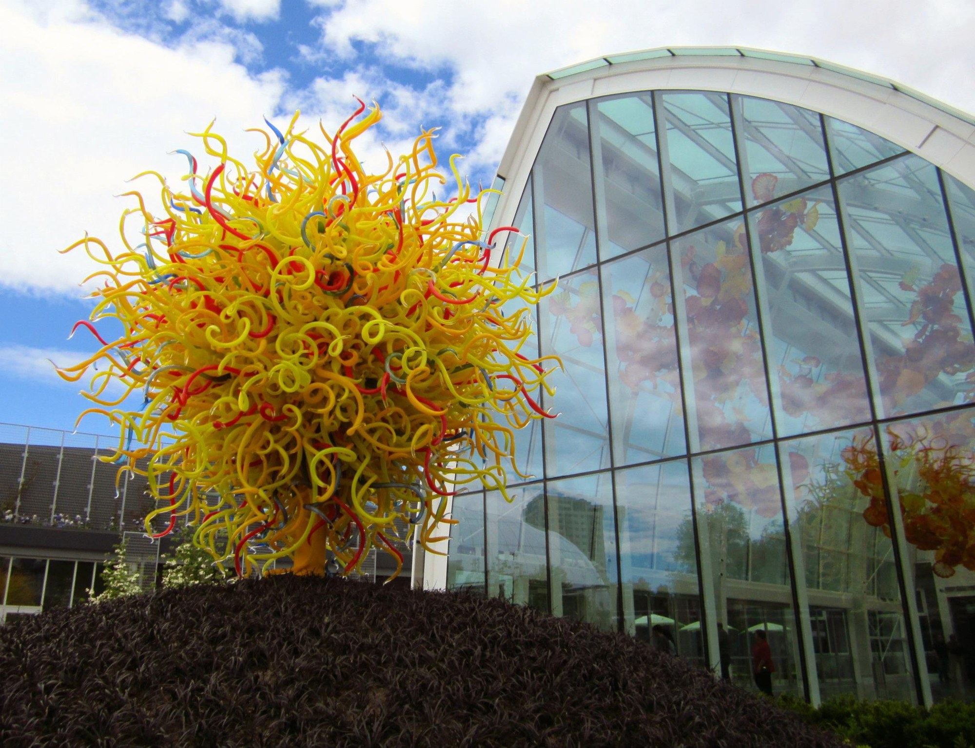 chihuly_garden_glass_museum.jpg