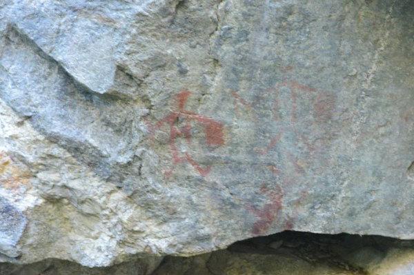 DSC_8787 Stein River trail pictographs along sidetrail rock wall 101119.JPG