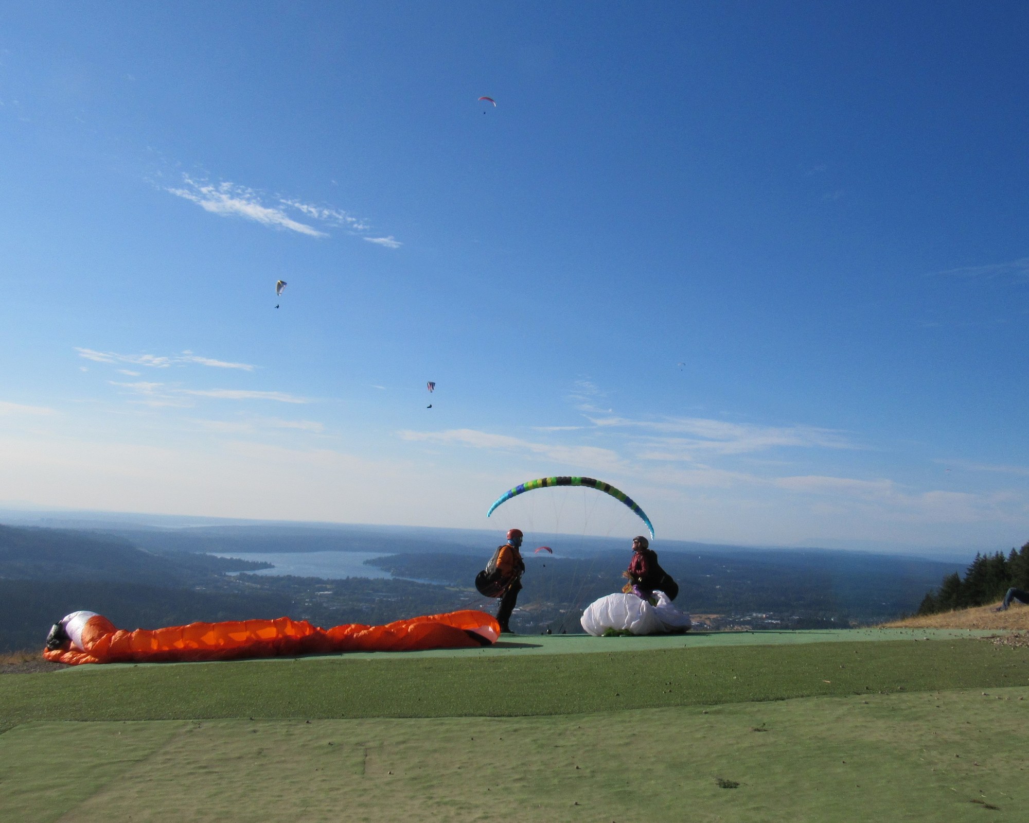IMG_4298Paragliders.jpg