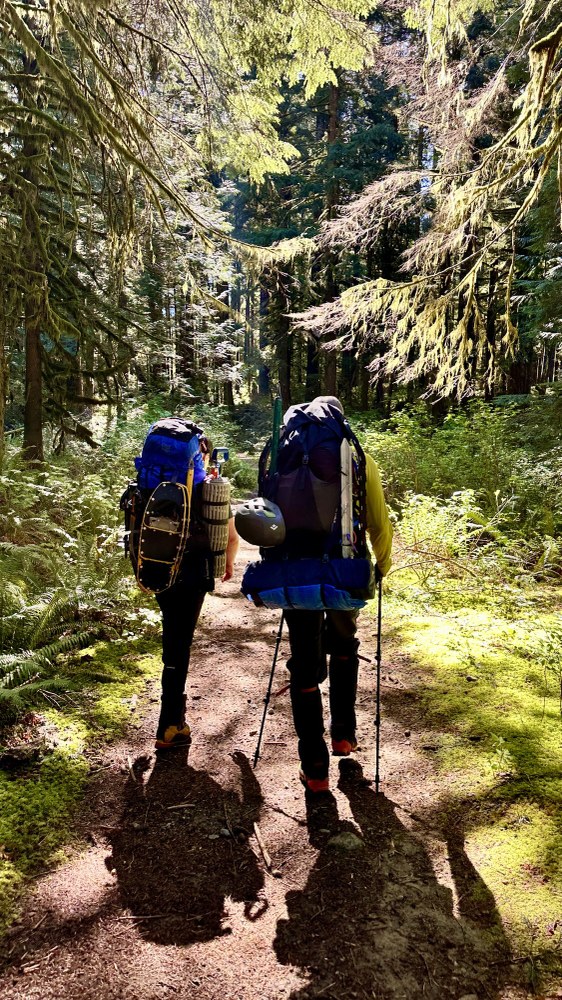 Hiking along Niderpum Trail