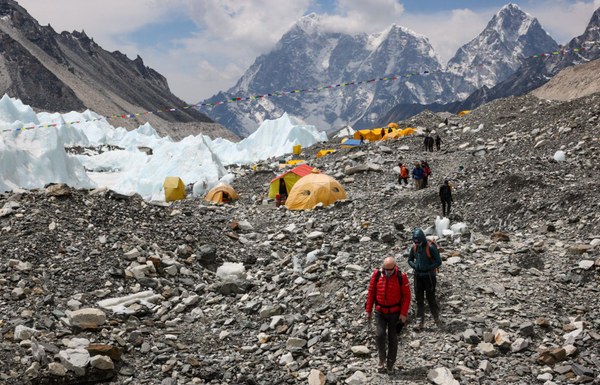 Trek to Everest Basecamp