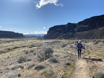 April Hikes:  2.5  - 5 miles, 250 - 1,000 feet gain - Ancient Lake