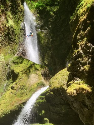 Basic Waterfall Canyoning - Seattle - 2022 - C