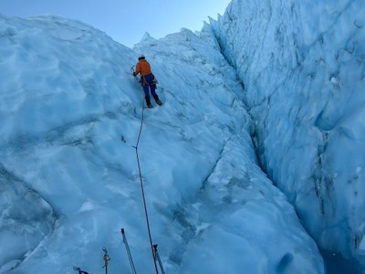 Alpine Ice FT2 - Heliotrope Ridge and Lower Coleman Glacier & Seracs