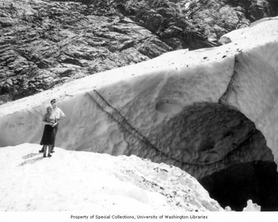Seattle Explorers Hike - Big Four Ice Caves
