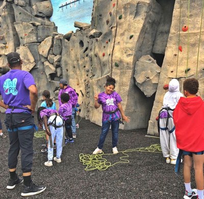 Kids & Paper - Climbing