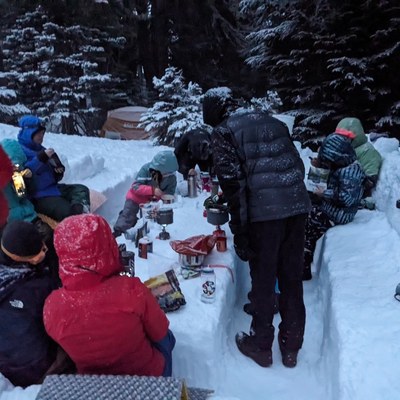 Seattle Pathfinders Snow Cave Building - Paradise Area (winter)
