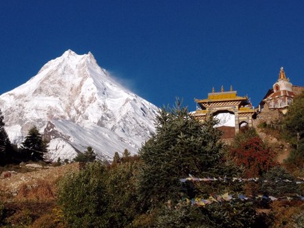 Trekking Nepal: The eye of the Storm on Manaslu and Annapurna Circuits, Presented by Tom and Karen Hodgman